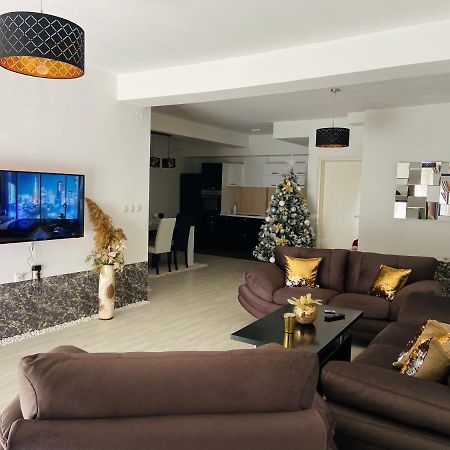 Gold Luxury Apartment كومانوفو المظهر الخارجي الصورة