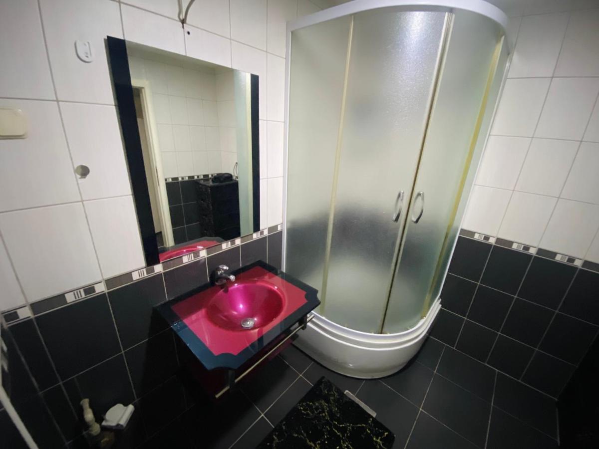 Gold Luxury Apartment كومانوفو المظهر الخارجي الصورة